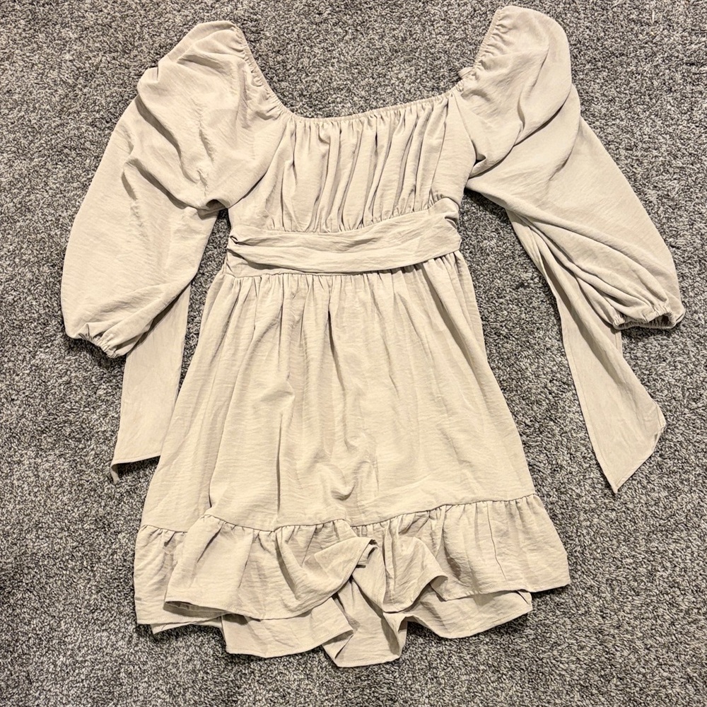 Super cute greenish/tan dress